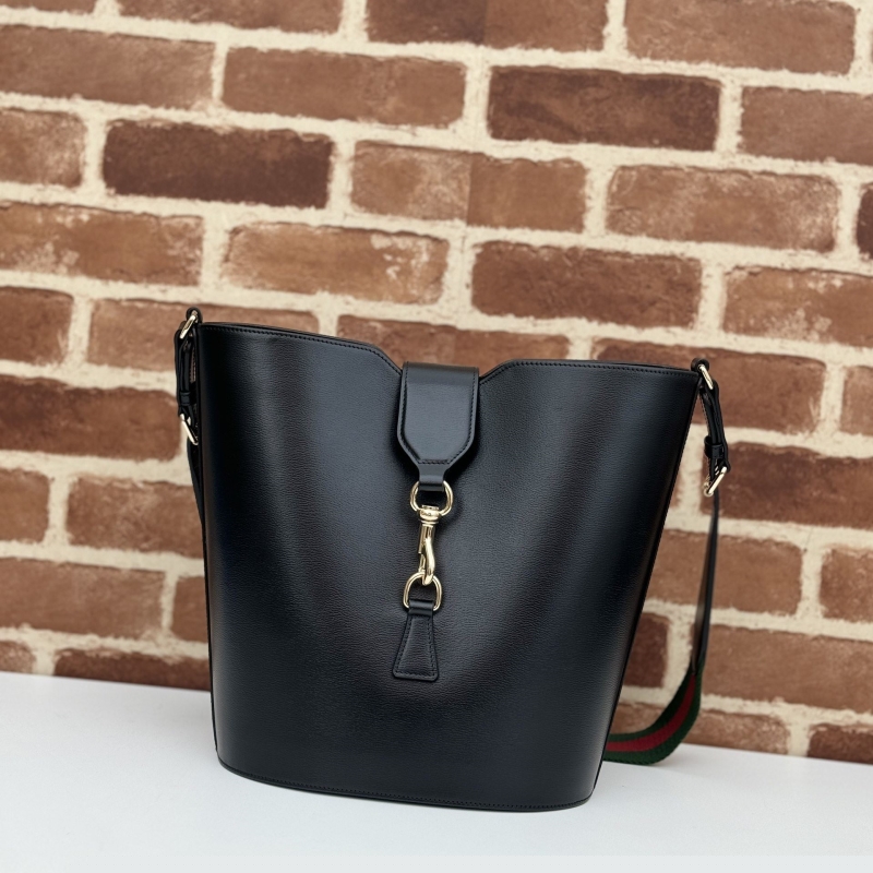 G*u*i bucket bags